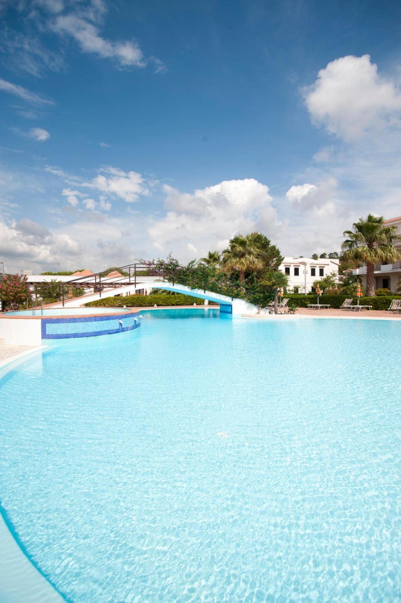 Oasiclub Hotel Vieste Buitenkant foto