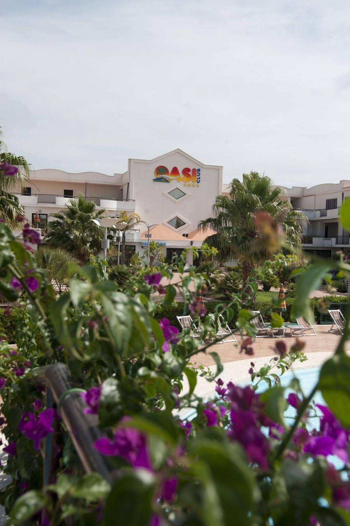 Oasiclub Hotel Vieste Buitenkant foto