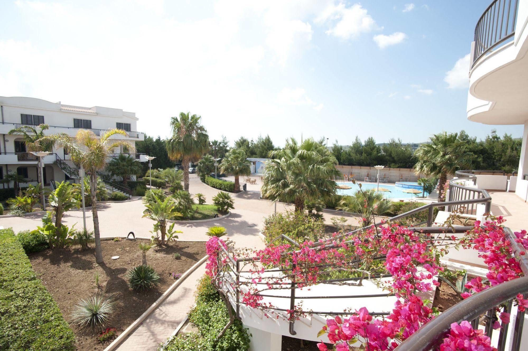 Oasiclub Hotel Vieste Buitenkant foto