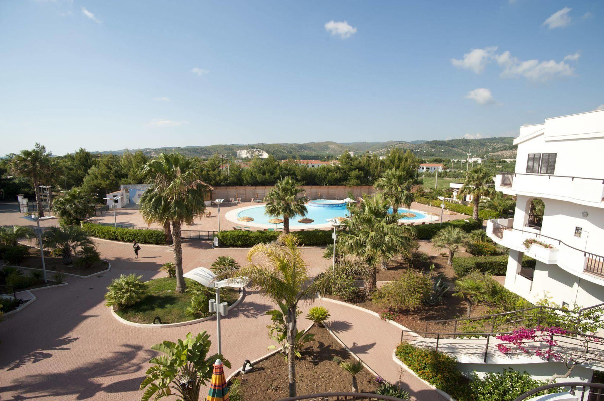 Oasiclub Hotel Vieste Buitenkant foto