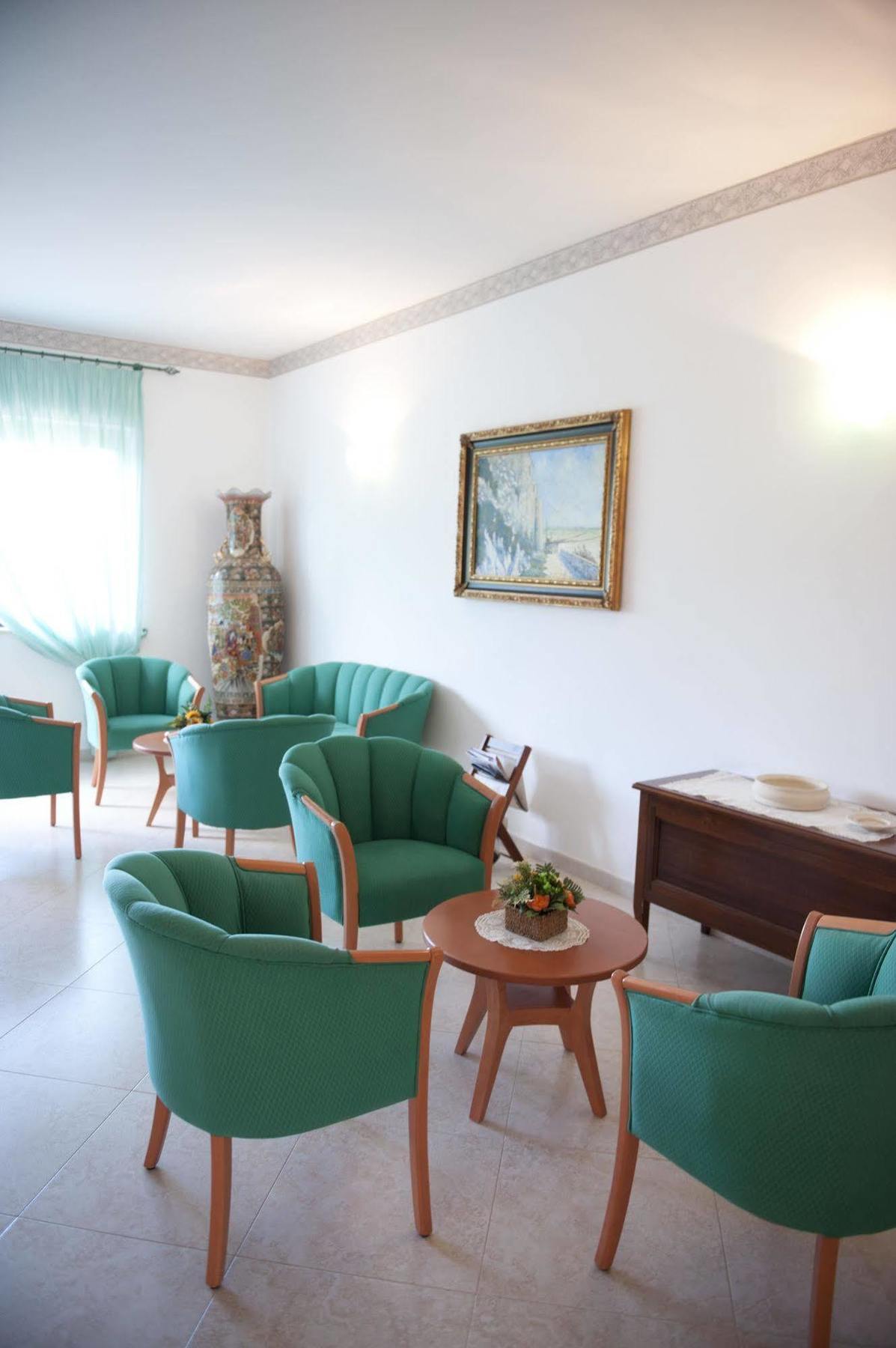 Oasiclub Hotel Vieste Buitenkant foto