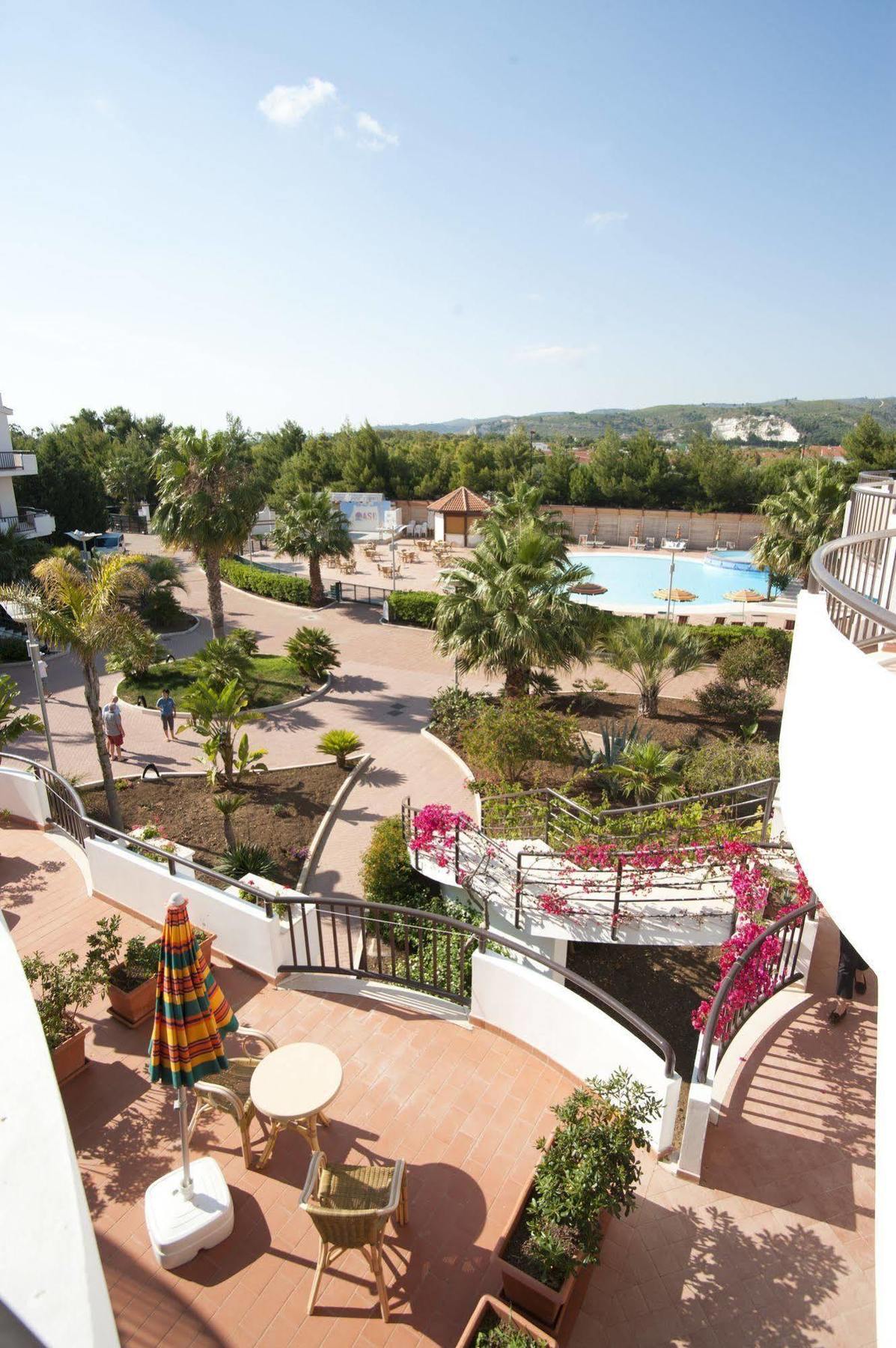 Oasiclub Hotel Vieste Buitenkant foto